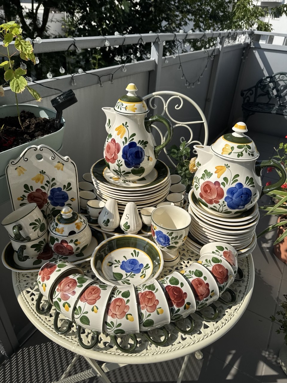 Kolekcjonerski serwis obiadowo-kawowy Villeroy & Boch „Bauernblume” (60 el.)