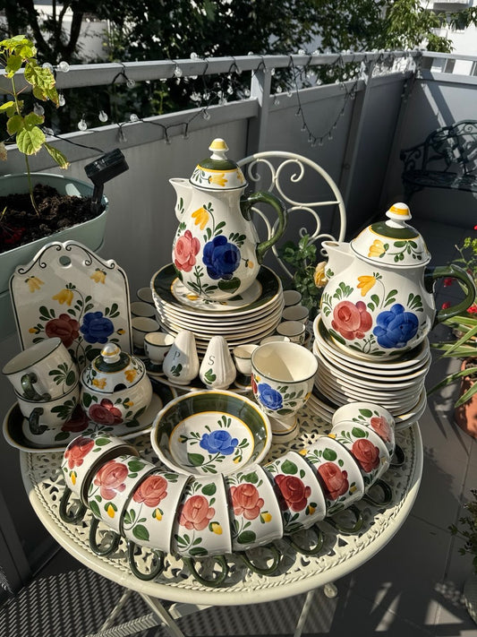 Kolekcjonerski serwis obiadowo-kawowy Villeroy & Boch „Bauernblume” (60 el.)