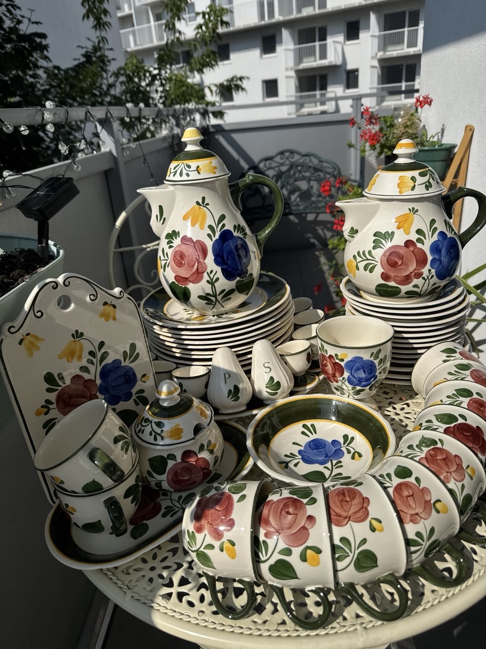 Kolekcjonerski serwis obiadowo-kawowy Villeroy & Boch „Bauernblume” (60 el.)