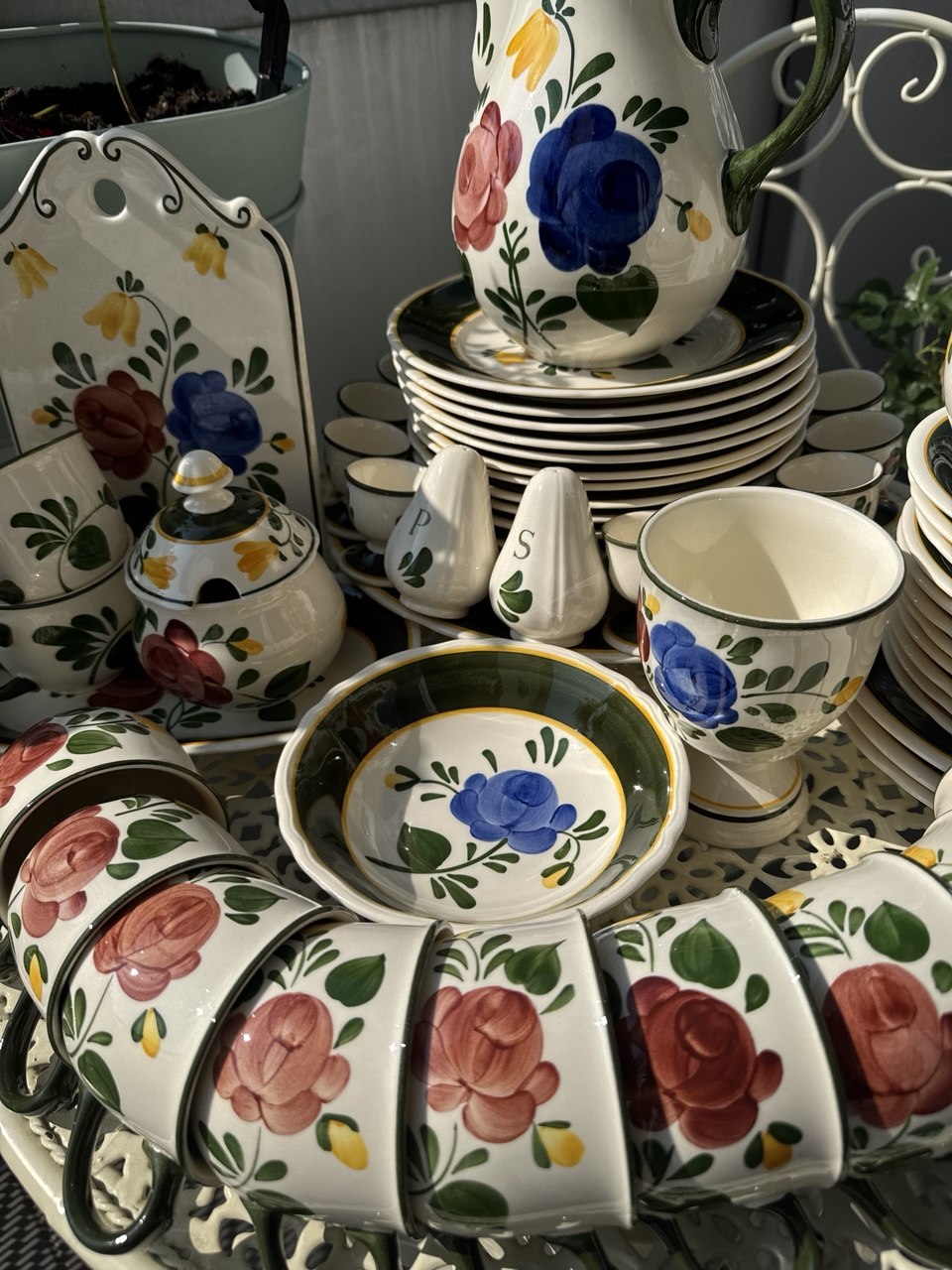 Kolekcjonerski serwis obiadowo-kawowy Villeroy & Boch „Bauernblume” (60 el.)