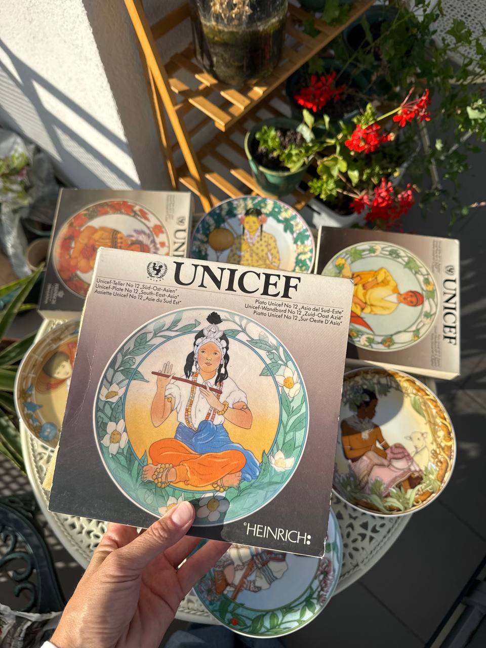 Pełna kolekcja 12 talerzy ściennych Heinrich Villeroy & Boch UNICEF „Children of the World” (Nr 1-12)