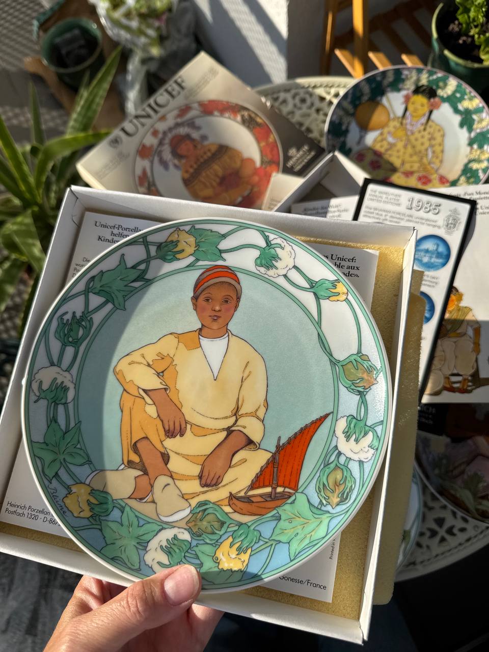 Pełna kolekcja 12 talerzy ściennych Heinrich Villeroy & Boch UNICEF „Children of the World” (Nr 1-12)