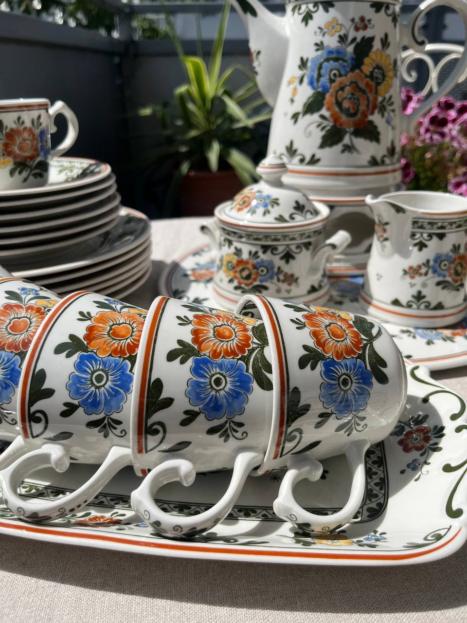 Villeroy & Boch Alt-Amsterdam – Duży Serwis Kawowy na 6 Osób z Tacami i Podgrzewaczem (25 el.)
