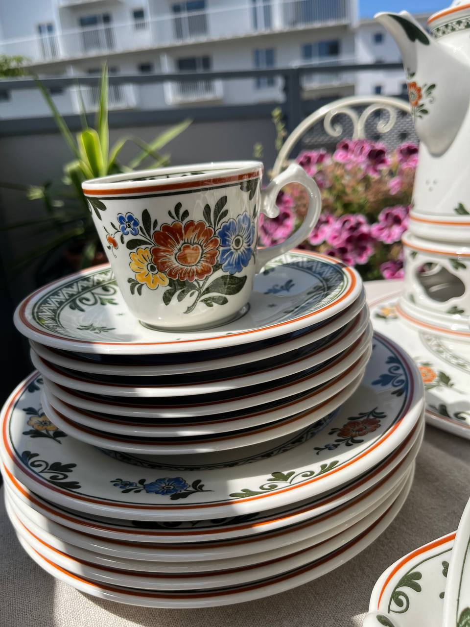 Villeroy & Boch Alt-Amsterdam – Duży Serwis Kawowy na 6 Osób z Tacami i Podgrzewaczem (25 el.)