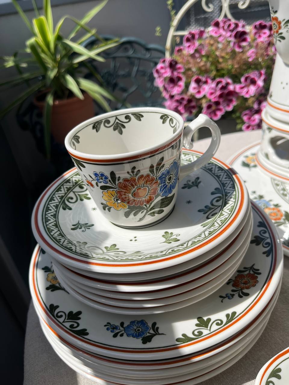 Villeroy & Boch Alt-Amsterdam – Duży Serwis Kawowy na 6 Osób z Tacami i Podgrzewaczem (25 el.)