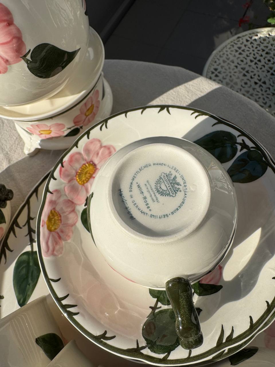 Villeroy & Boch „Wild Rose” – Serwis Kawowy na 6 Osób z Tacą i Podgrzewaczem