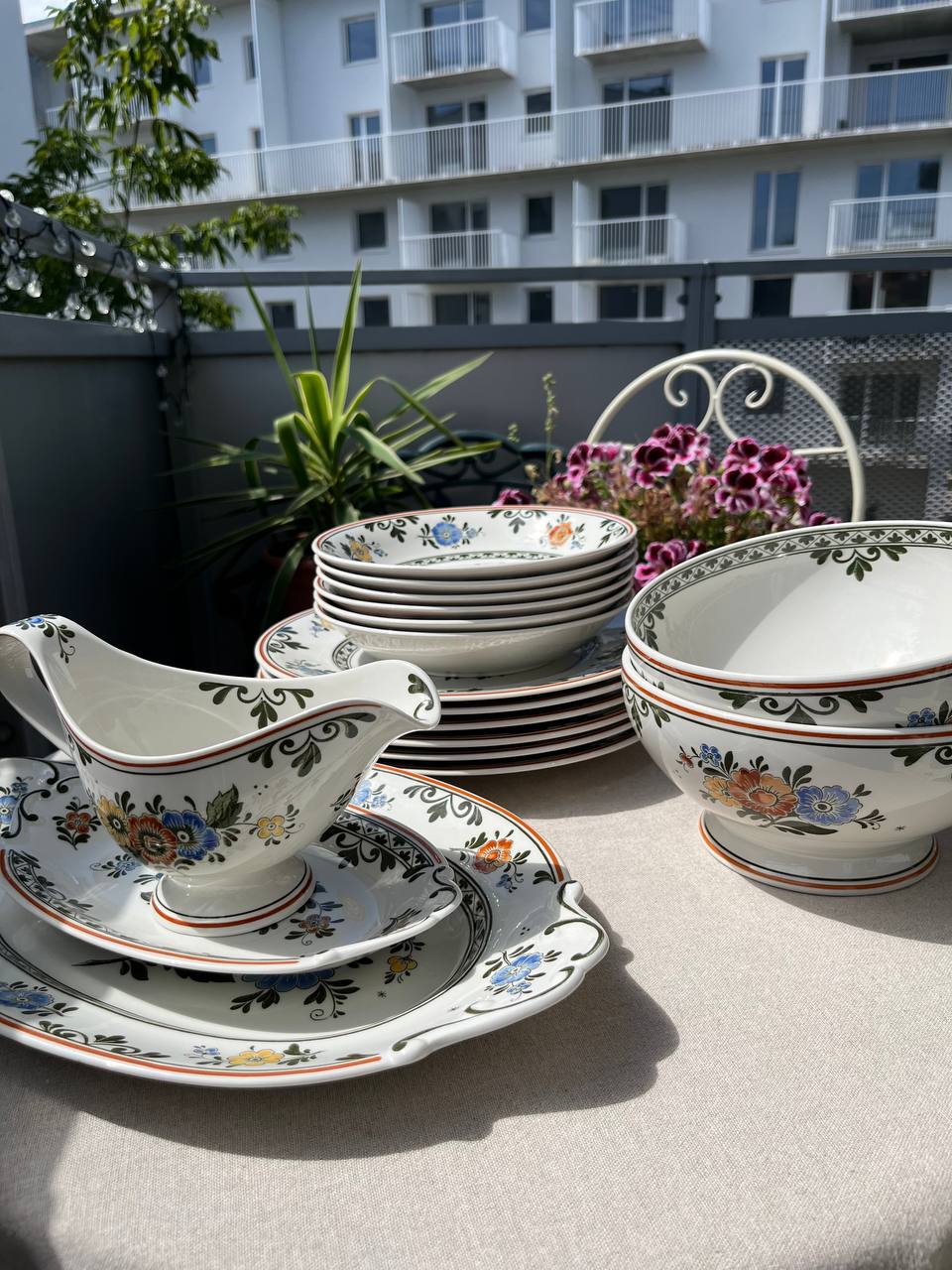 Villeroy & Boch „Alt Amsterdam” – Serwis Obiadowy na 6 Osób z Ogromnym Półmiskiem (17 el.)