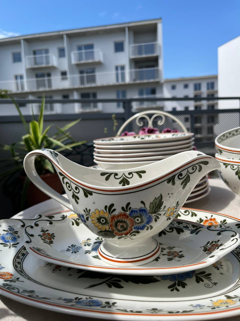 Villeroy & Boch „Alt Amsterdam” – Serwis Obiadowy na 6 Osób z Ogromnym Półmiskiem (17 el.)