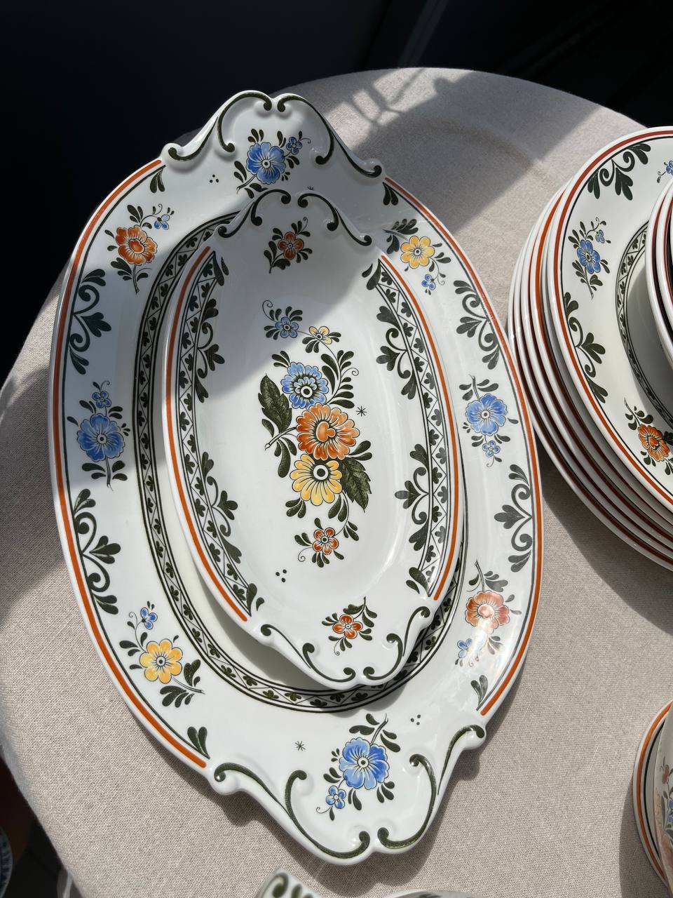 Villeroy & Boch „Alt Amsterdam” – Serwis Obiadowy na 6 Osób z Ogromnym Półmiskiem (17 el.)