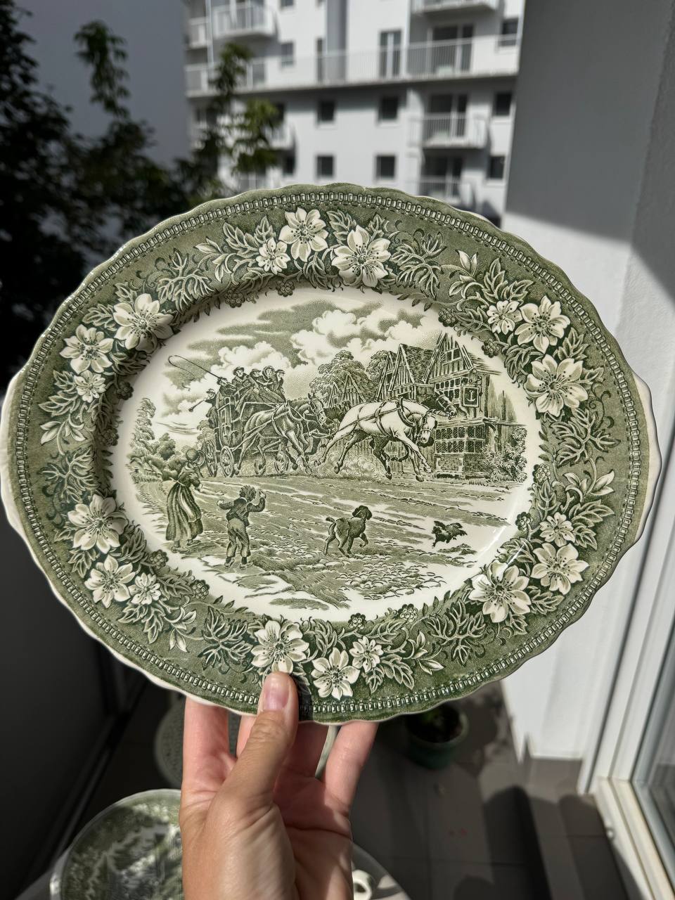 Royal Tudor Ware Staffordshire „Coaching Taverns” – zielony serwis obiadowy 6 osób (16 el.)