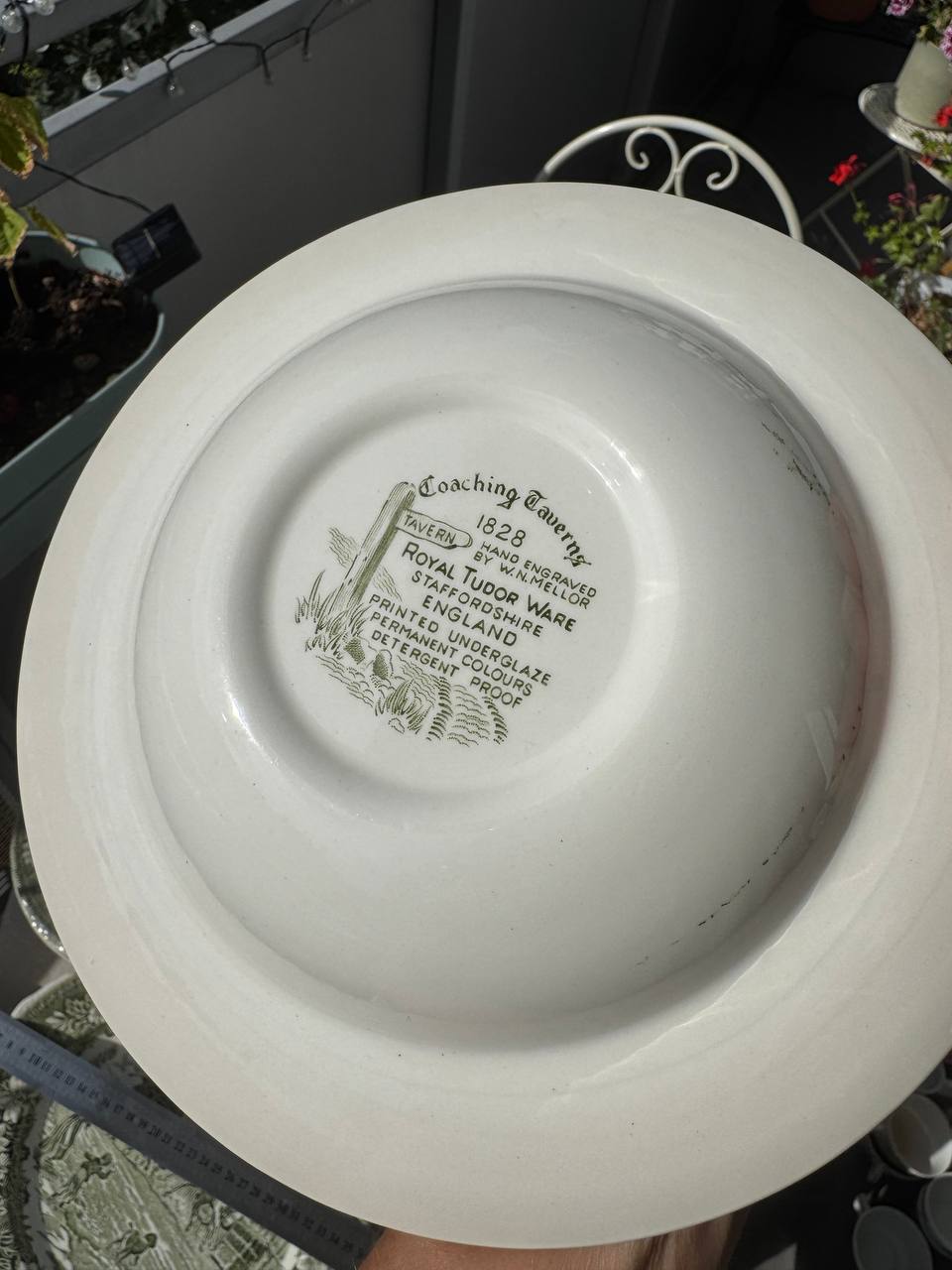Royal Tudor Ware Staffordshire „Coaching Taverns” – zielony serwis obiadowy 6 osób (16 el.)