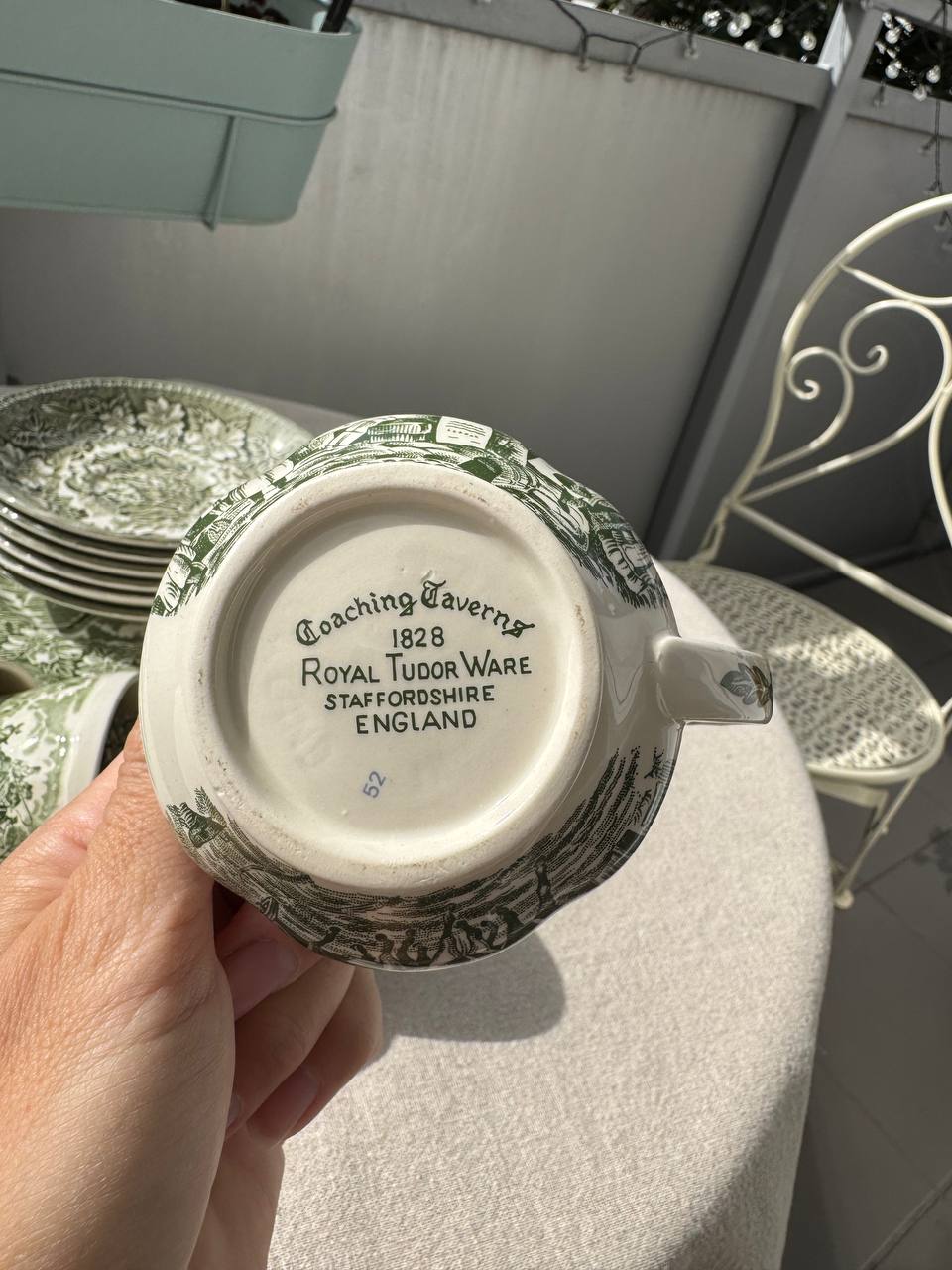Royal Tudor Ware „Coaching Taverns” – zielony serwis do kawy / herbaty 6 osób (19 el. + Mlecznik)