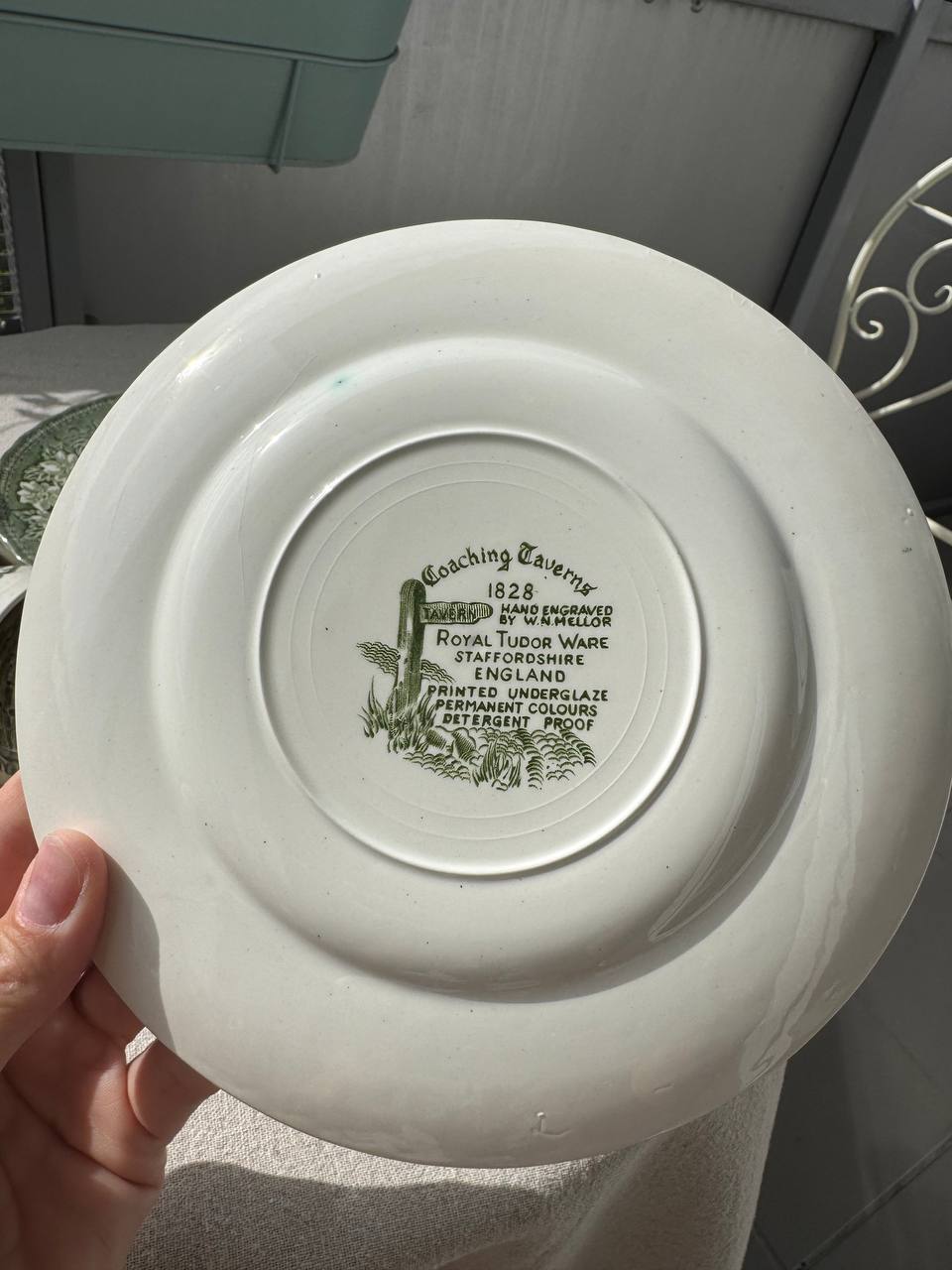 Royal Tudor Ware „Coaching Taverns” – zielony serwis do kawy / herbaty 6 osób (19 el. + Mlecznik)