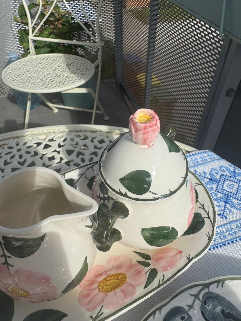 Villeroy & Boch "Wild Rose". Zestaw śniadaniowo-kawowy (10 el.)