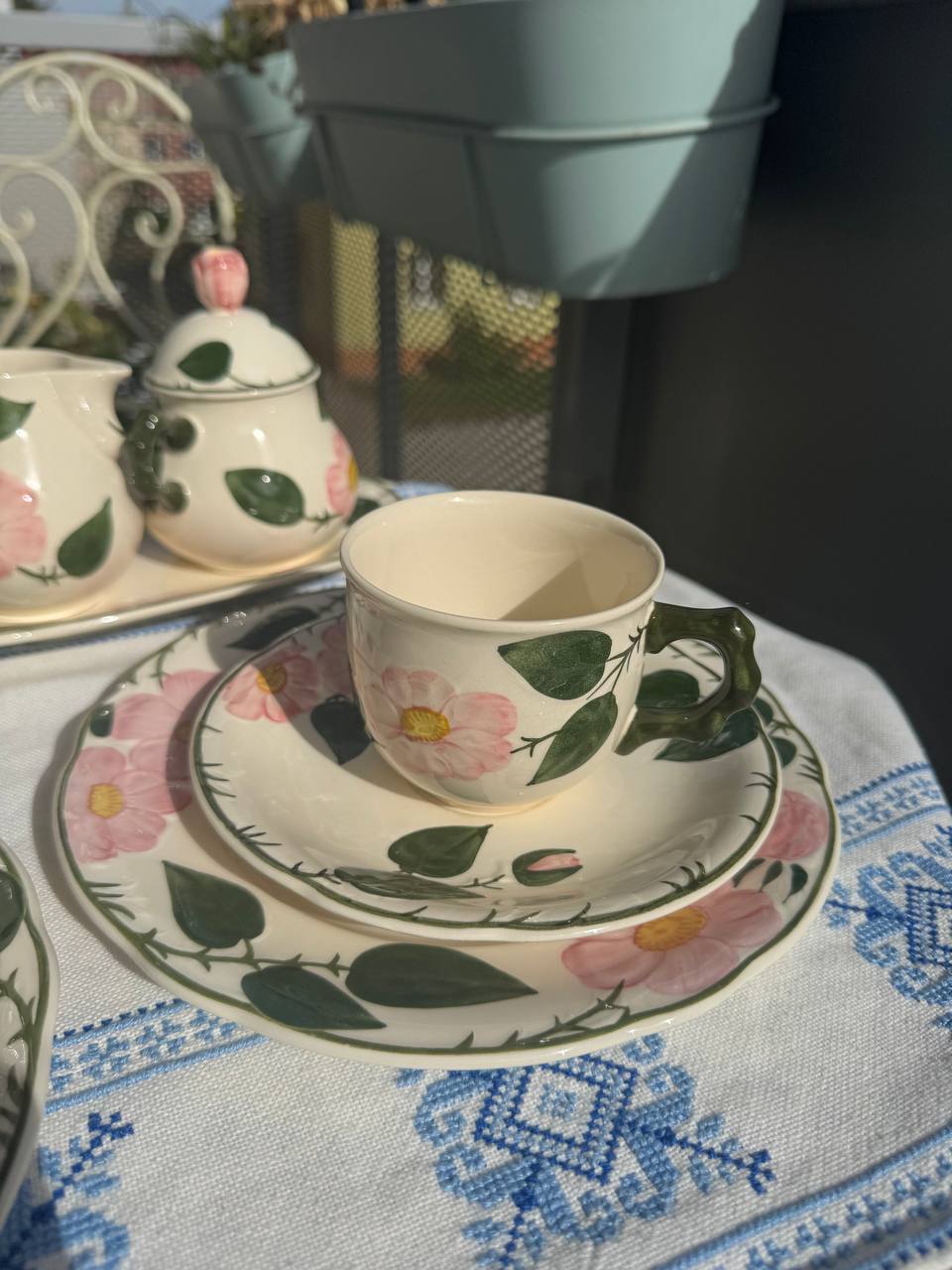 Villeroy & Boch "Wild Rose". Zestaw śniadaniowo-kawowy (10 el.)