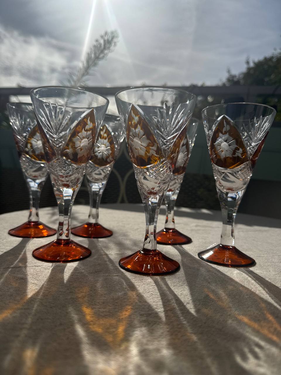 Bursztynowe kieliszki do wina / nalewek 6 szt. | Medaliony, Szlif kwiatowy 15.5 cm Vintage