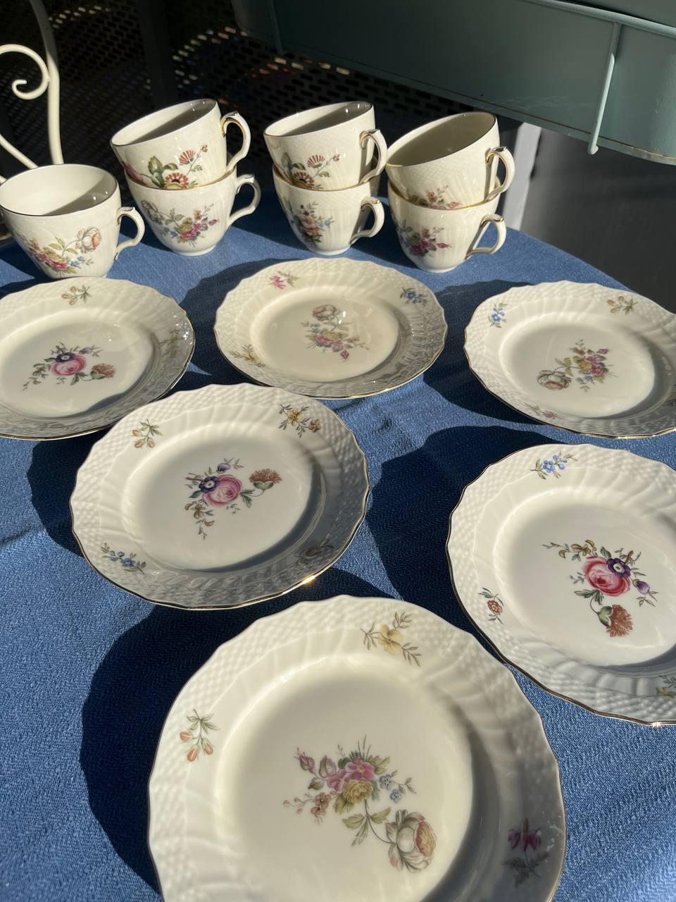 Royal Copenhagen Frijsenborg – Zestaw kawowy z złoceniem i kwiatami | Porcelana Duńska